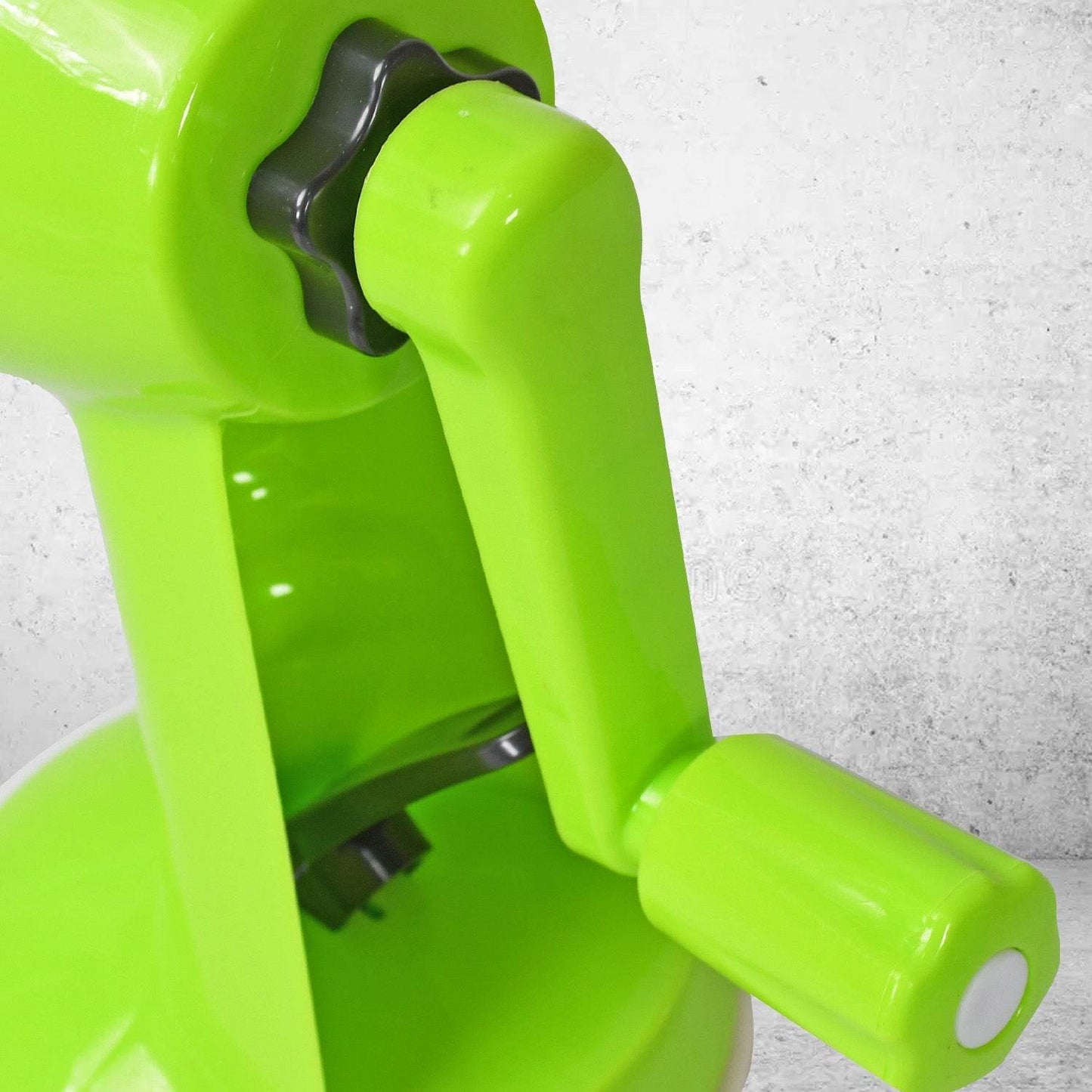 6 in 1 Multi functional Vegetable Cutter & Slicer Hand Machine Cutting, Slice, Cut Thick, Cut Silk All in one –Vegetable Chopper Cutter & Slicing Cutter Barrel - Vegetable Grater with 6 Removable Blades - infinityexculsivestore.com