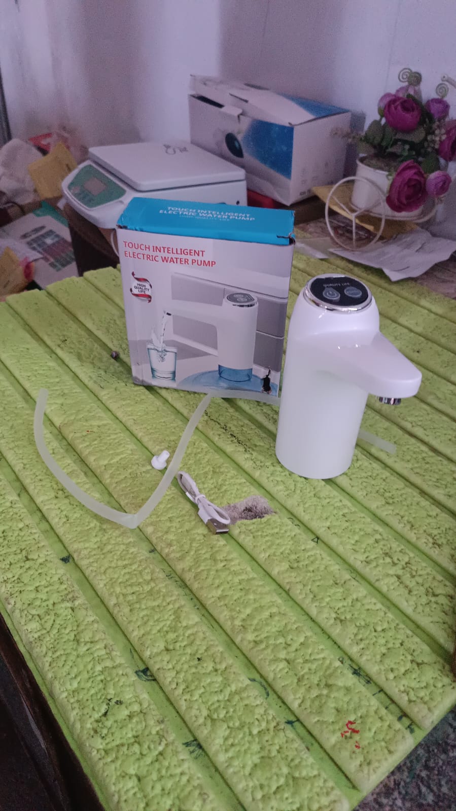 Water Dispenser, Portable Water Bottle Pump USB Charging Electric Automatic Drinking Pump, Portable Drinking Dispenser Pump for Home Kitchen Living Room Office Camping - infinityexculsivestore.com