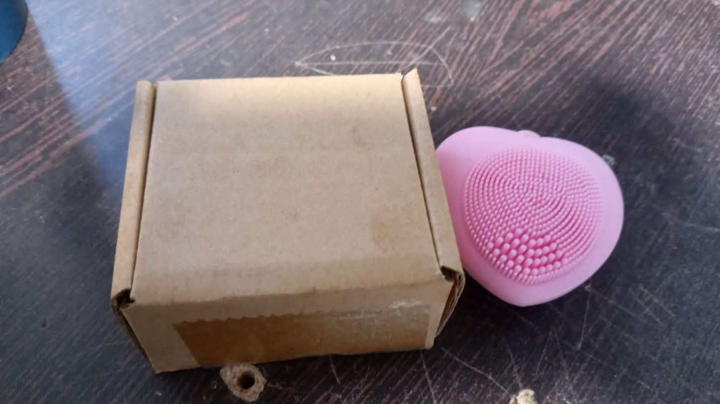 Waterproof Heart - Shaped Face Wash Brush | Silicone Facial Cleansing & Exfoliating Scrubber for Women - infinityexculsivestore.com