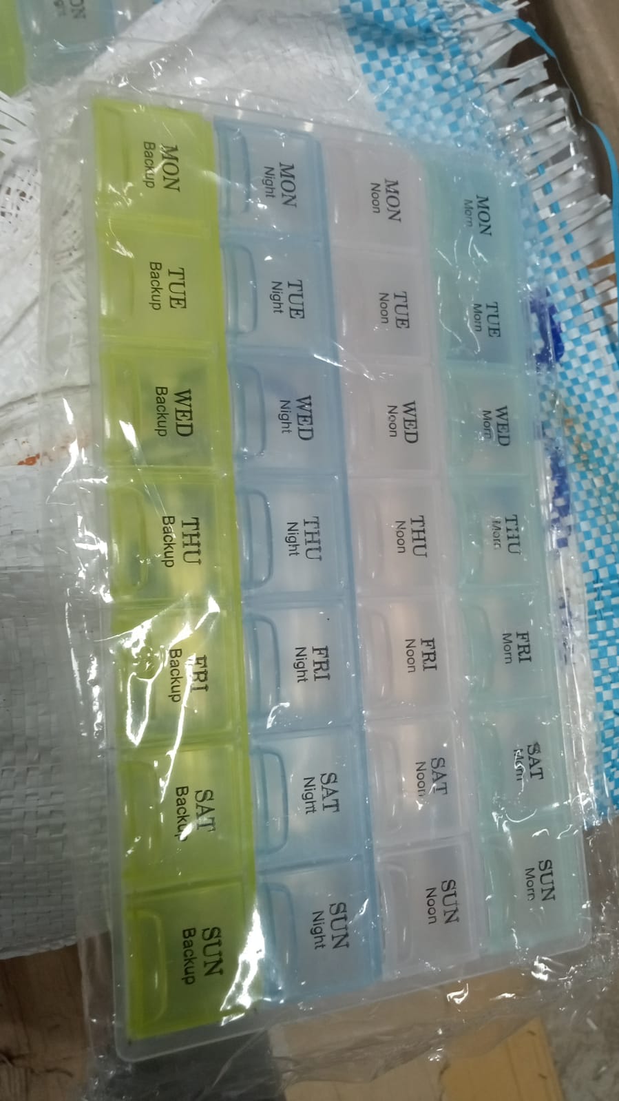 Weekly Pill Case 28 - Slot Medicine Organizer - infinityexculsivestore.com