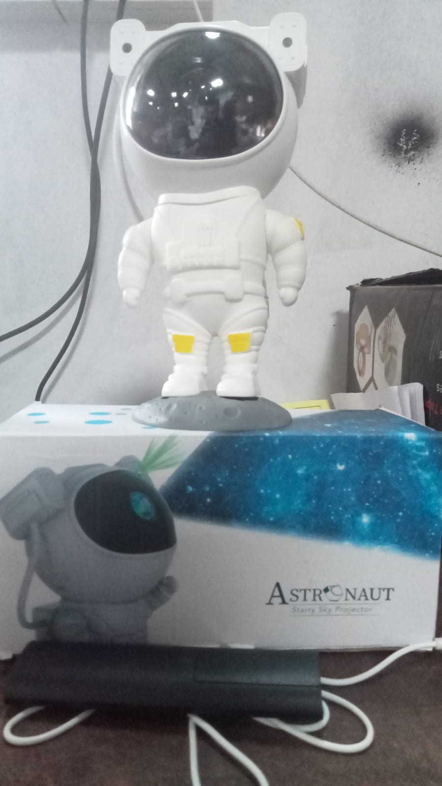 Robot Sky Space Stars Light Astronaut Galaxy Projector, Night lamp, Bedroom, Kids, Projector, Remote Control, Star Projector Will Take Children's to Explore The Vast Starry Sky for Adults, raksha bandhan, Diwali Gift - infinityexculsivestore.com