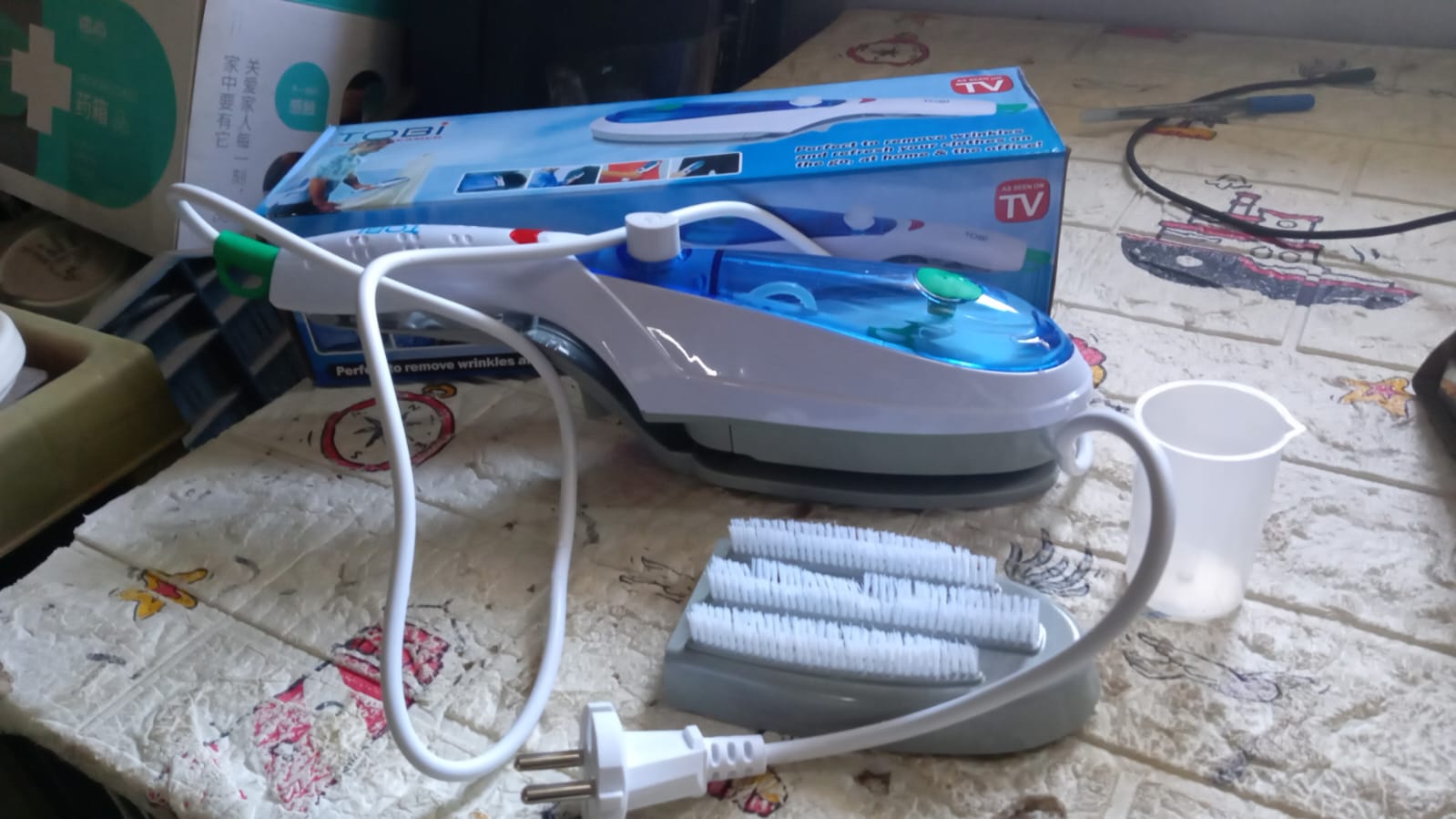 Portable ironing machine,1 Set Steam Iron Hand Held Crease Removal Portable Ironing Clothes ABS Brush Plush Toy Garment Steamer for Home Steam Iron, for Clothes, Travel Steamer - infinityexculsivestore.com