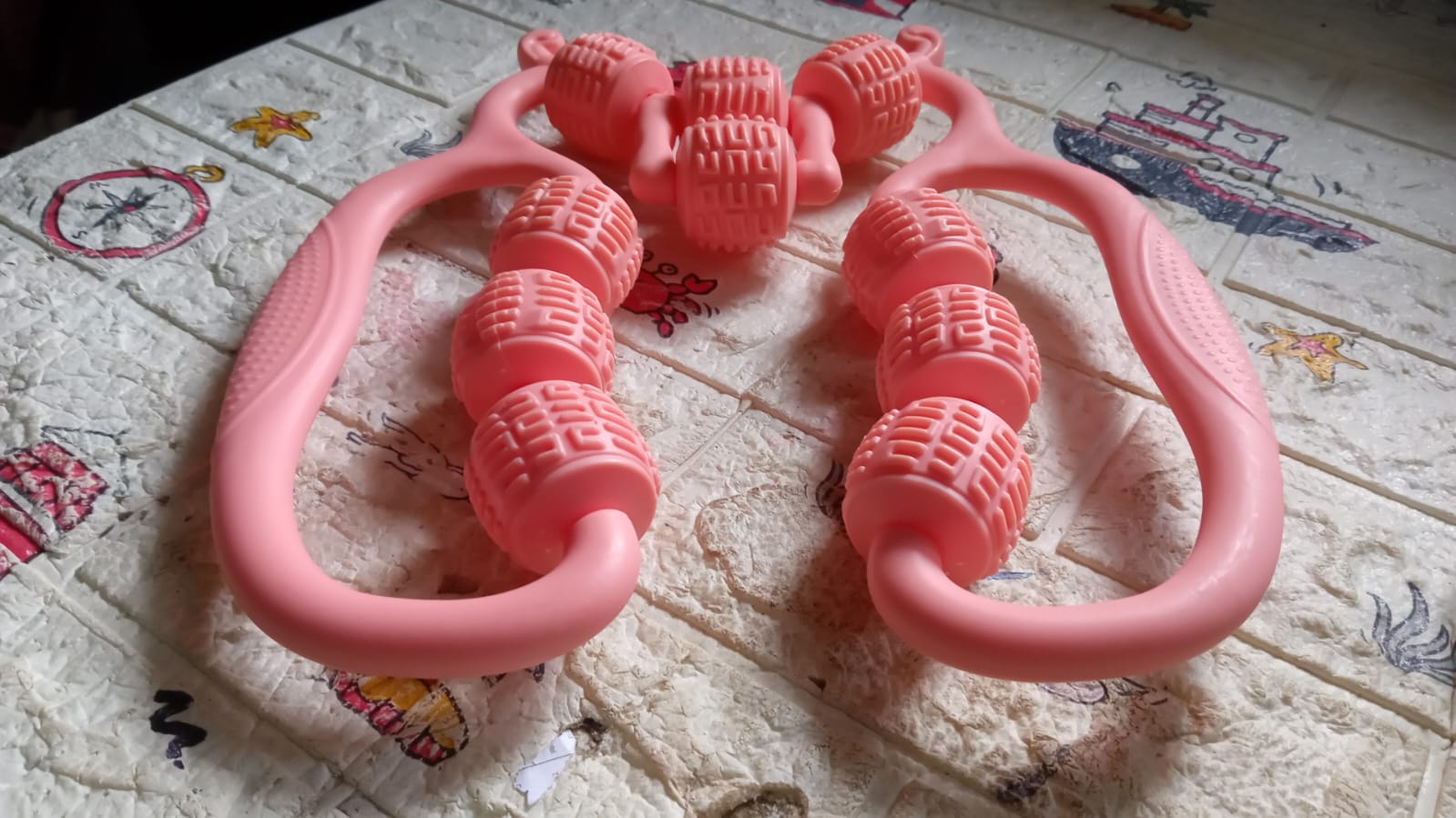 Muscle Massage Roller, 10 Wheels Relieve Soreness Leg Muscle Roller Fitness Roller Muscle Relaxer Massage Roller Ring Clip All Round Massaging Uniform Force Elastic PP Drop Shaped for Home Use (1 Pc) - infinityexculsivestore.com