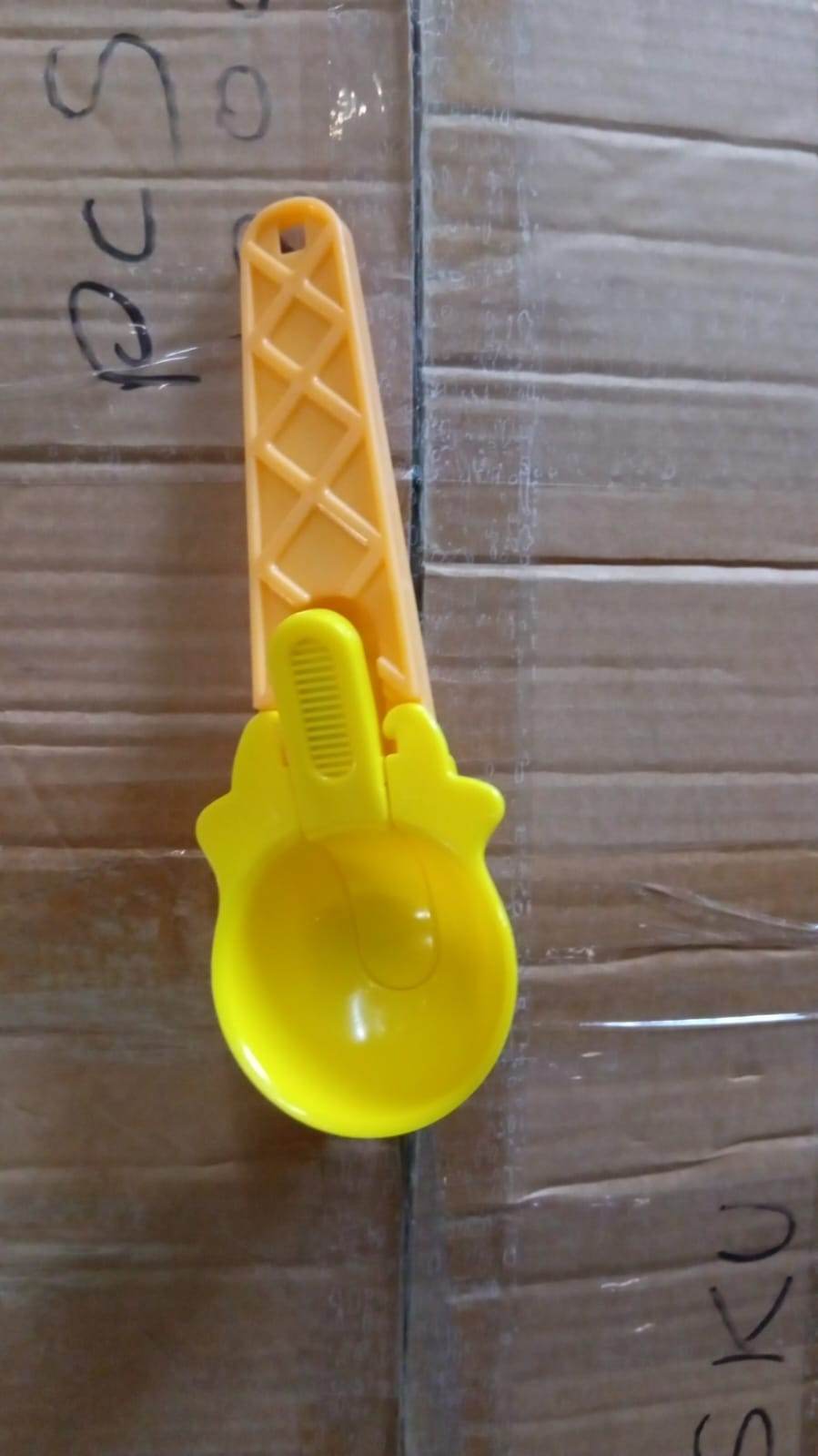 Ice Cream Spoons 2pcs Plastic Water Melon Scoopers with Trigger Dipper and Adults for Summer Party Ice Cream Scoop, Food Serving Spoon Kitchen Tools Ice Cream Digging Spoon Household Spoons Cupcake Spoons Aps Fruit Ball Player (2 Pc) - infinityexculsivestore.com