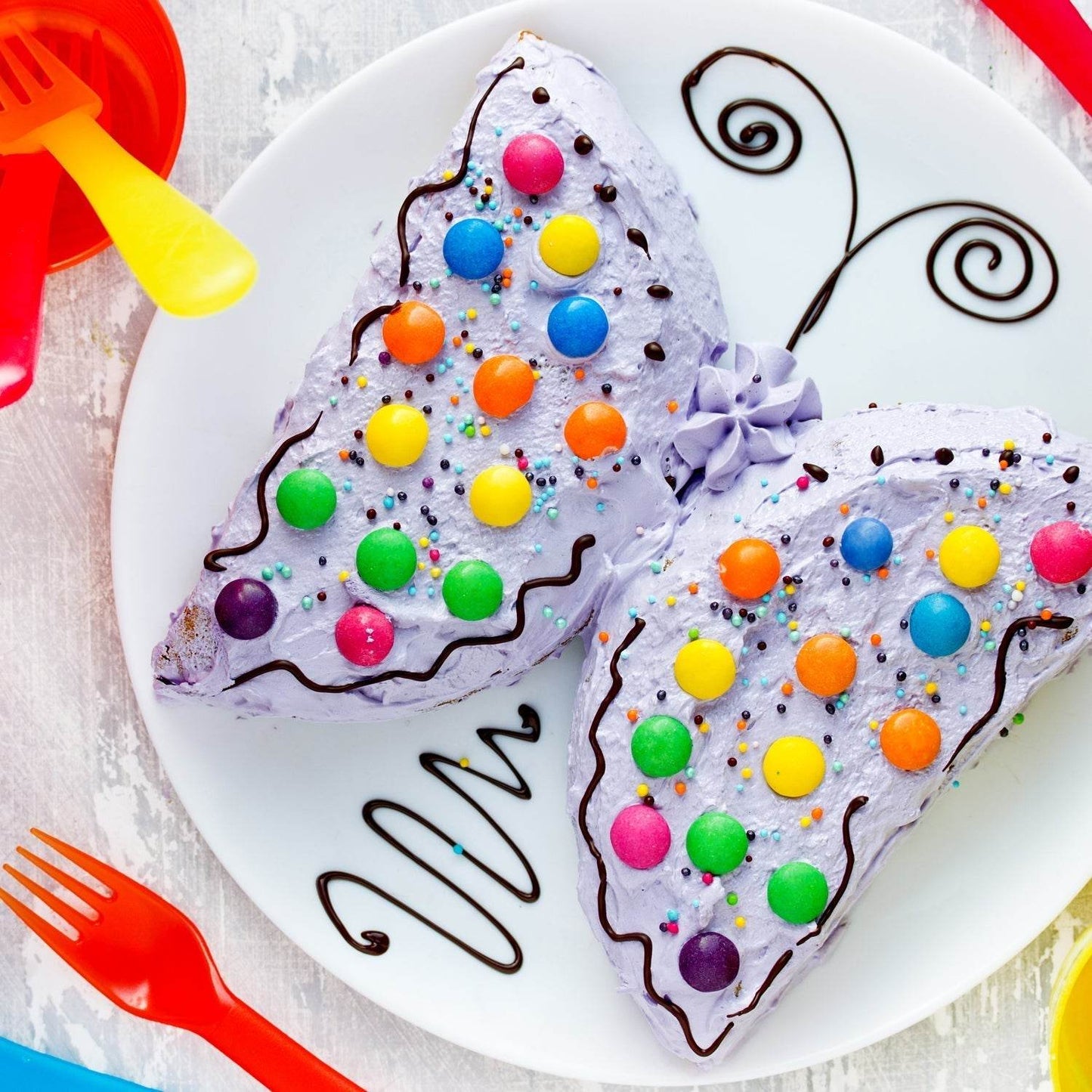 Butterfly Shape Cake Cup Liners I Silicone Baking Cups I Muffin Cupcake Cases I Microwave or Oven Tray Safe I Molds for Handmade Soap, Biscuit, Chocolate, Muffins, Jelly – Pack of 4 - infinityexculsivestore.com