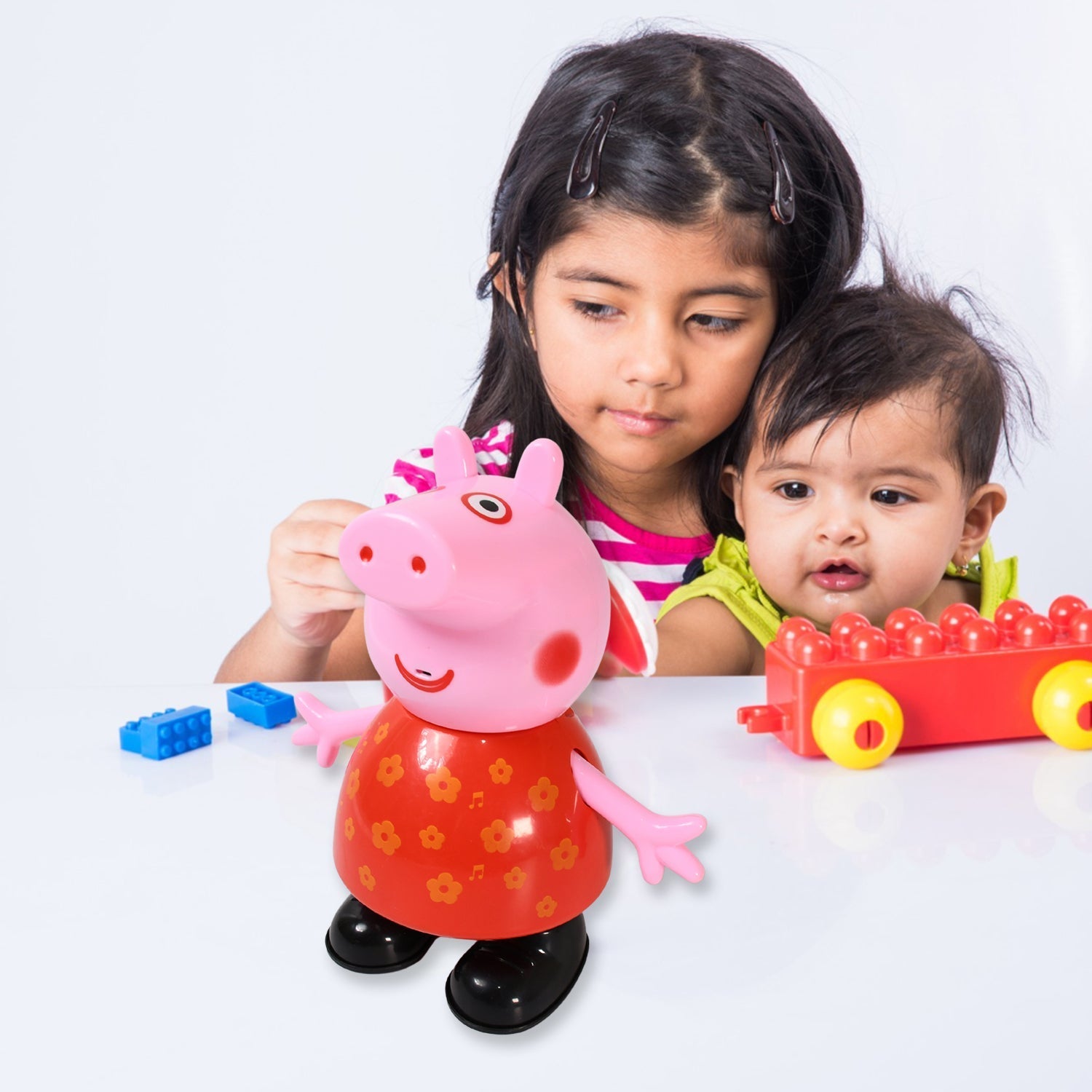 Pig Children Play toy, Pretend Play Toy Fun Gift for Kids, Movable Hands, Legs Pig Pretend Play Toy Set for Kids Children with Soft Rubber Material (1 Pc / Battery Not included) - infinityexculsivestore.com