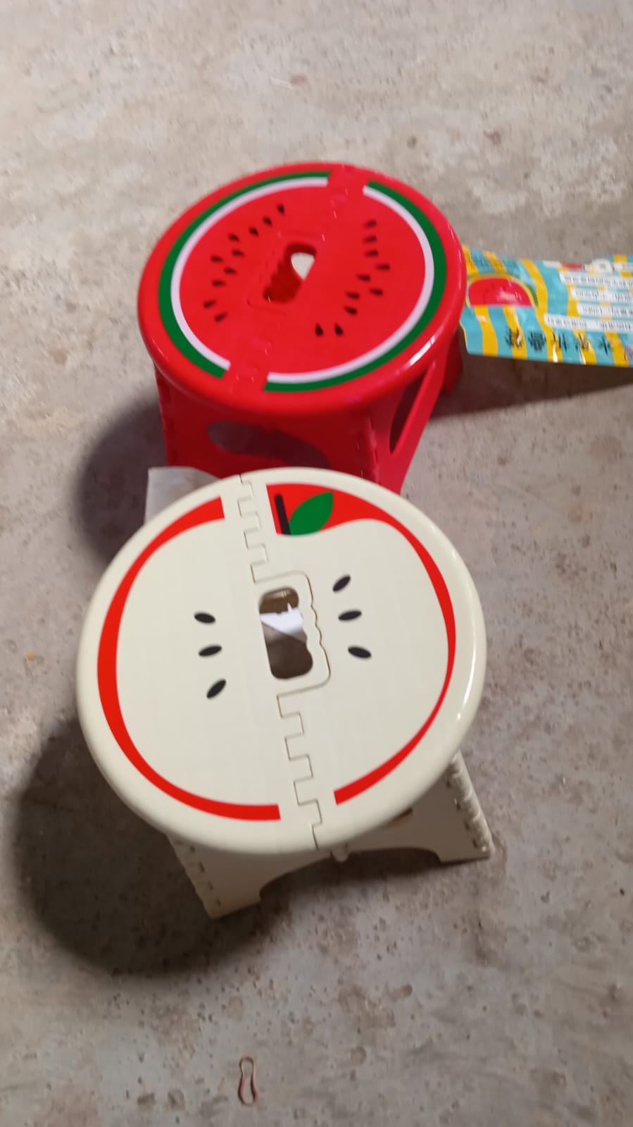 Mix Color Creative Thickening Folding Stool, Fruit Pattern Plastic Low Stool for Kindergarten Small Bench Hinge Handle Design,Learn Game Children's Kids Table Indoor Household Children's Chair Lightweight - infinityexculsivestore.com