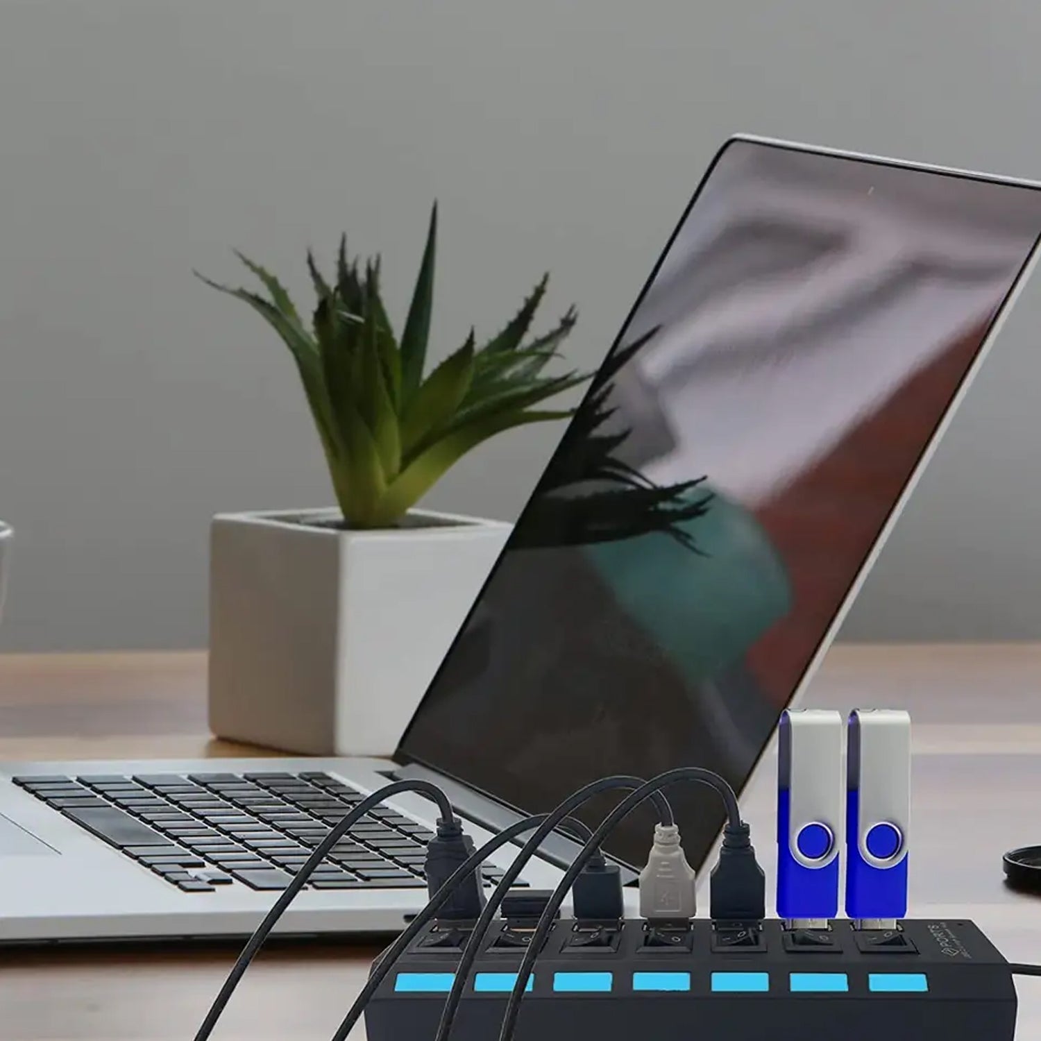 USB Splitter Multi Port USB 2.0 Hub, 7 Port with Independent On/Off Switch and LED Indicators USB A Port Data Hub, Suitable for PC Computer Keyboard Laptop Mobile HDD, Flash Drive Etc - infinityexculsivestore.com
