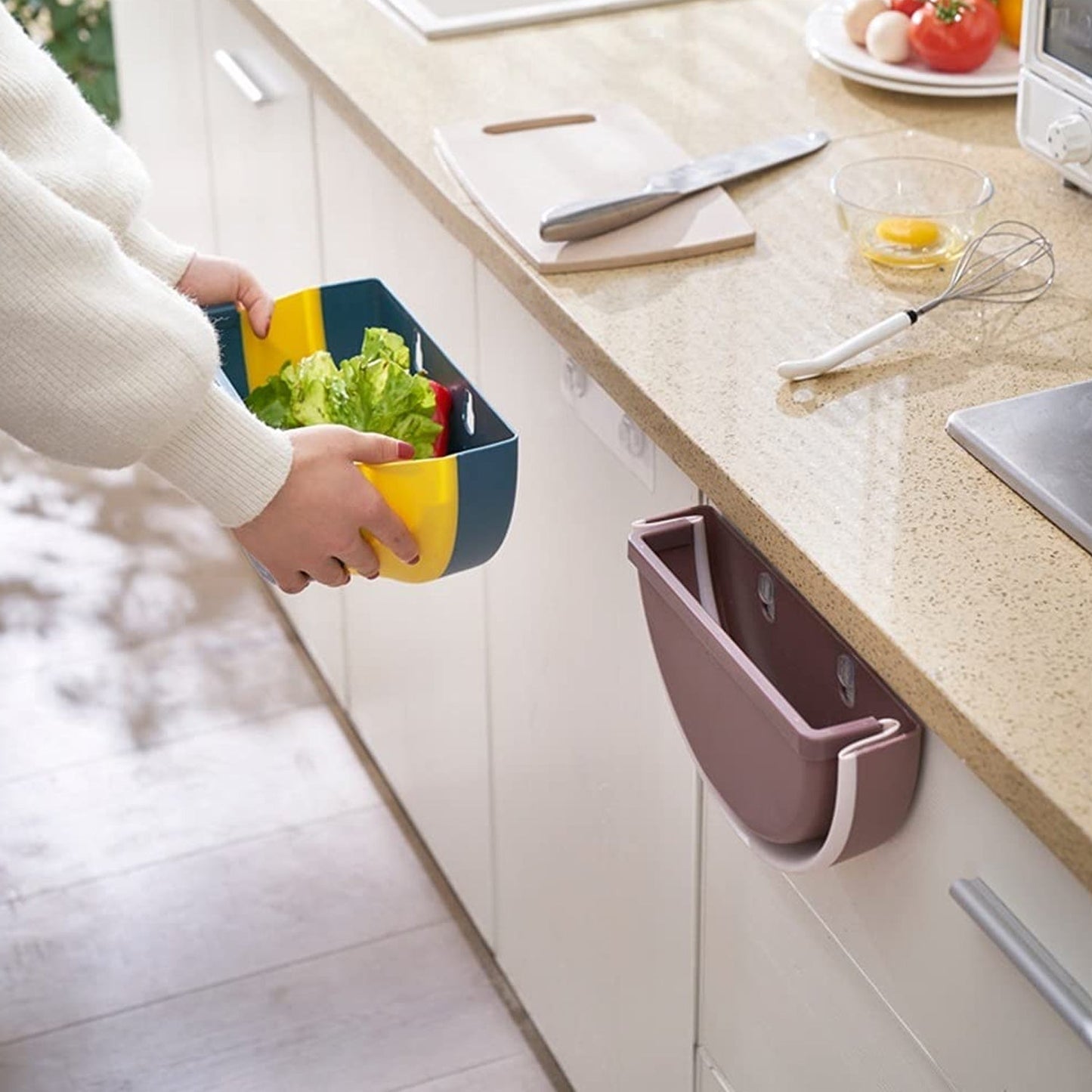 Wall Mounted Hanging Trash Can With Adhesive Hook, Garbage Bin for Kitchen Cabinet Door, Small Collapsible Foldable Waste Bins, Hanging Trash Holder for Bathroom Bedroom Office Car, Portable (1 Pc) - infinityexculsivestore.com