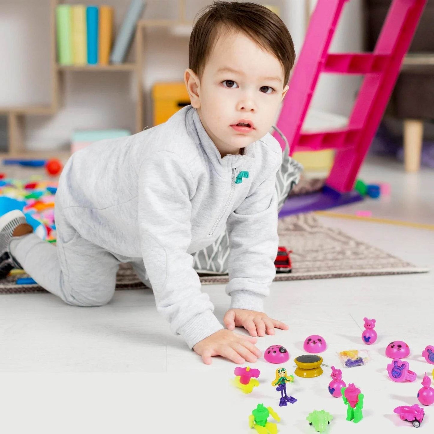 20pc Mix All New Toy With Plastic Commander Container , Mix All Types Playing Toy For Kids - infinityexculsivestore.com