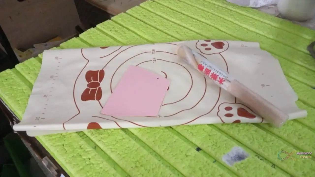 3 In1 Silicone Baking Mat With Wooden Belan & Cake Scraper (3 Pcs Set / 65×45 CM) - infinityexculsivestore.com