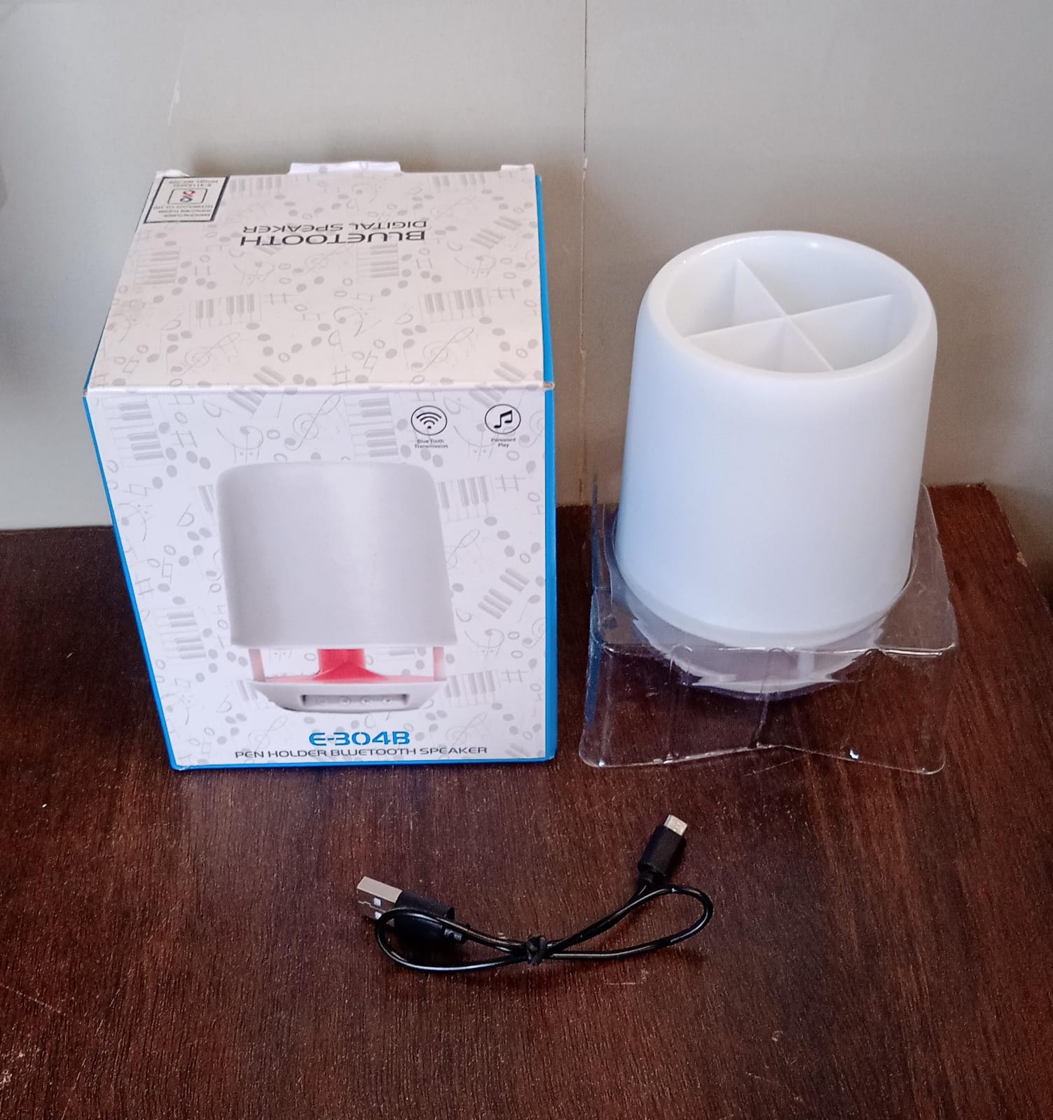 Multifunctional 4 Compartment Pen Holder with Bluetooth Speaker 5 W Bluetooth Speaker Laptop / Desk Speaker / Table Lamp / Night Lamp Smart Color Changing Pen Stand Wireless Bluetooth Speaker - infinityexculsivestore.com