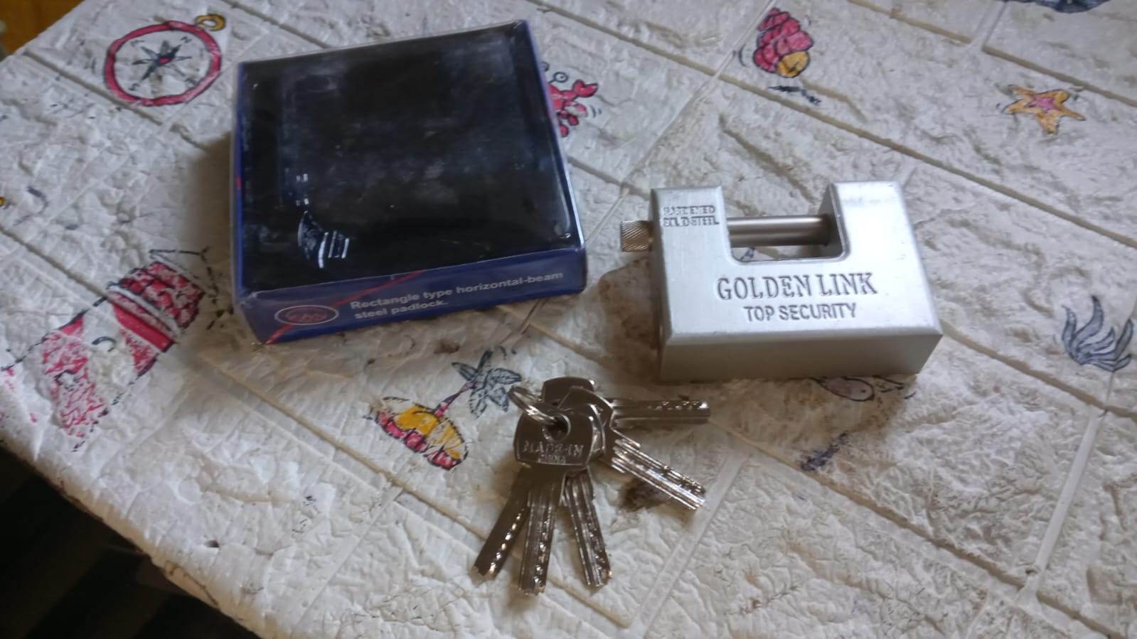 94mm Stainless Steel Padlock: Rectangular, Hardened Steel, 5 Keys - infinityexculsivestore.com