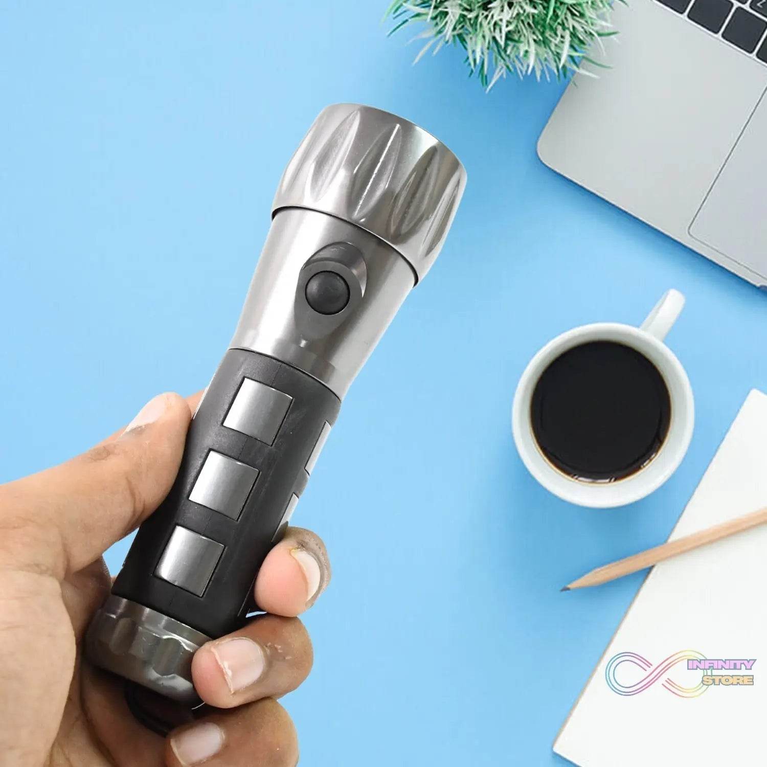 Aluminium Led/Xenon rubber grip Handtourch (3*1.5V AAA batteries / Not Included) - infinityexculsivestore.com