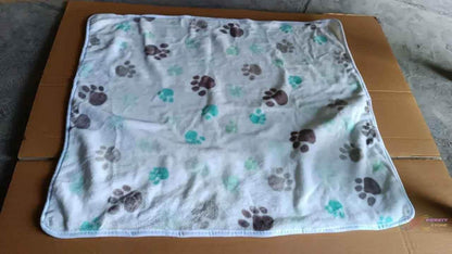 Big Pet Soft Blanket / Towel, Warm Sleep Mat (1 Pc / Mix Color & Design & Size) - infinityexculsivestore.com