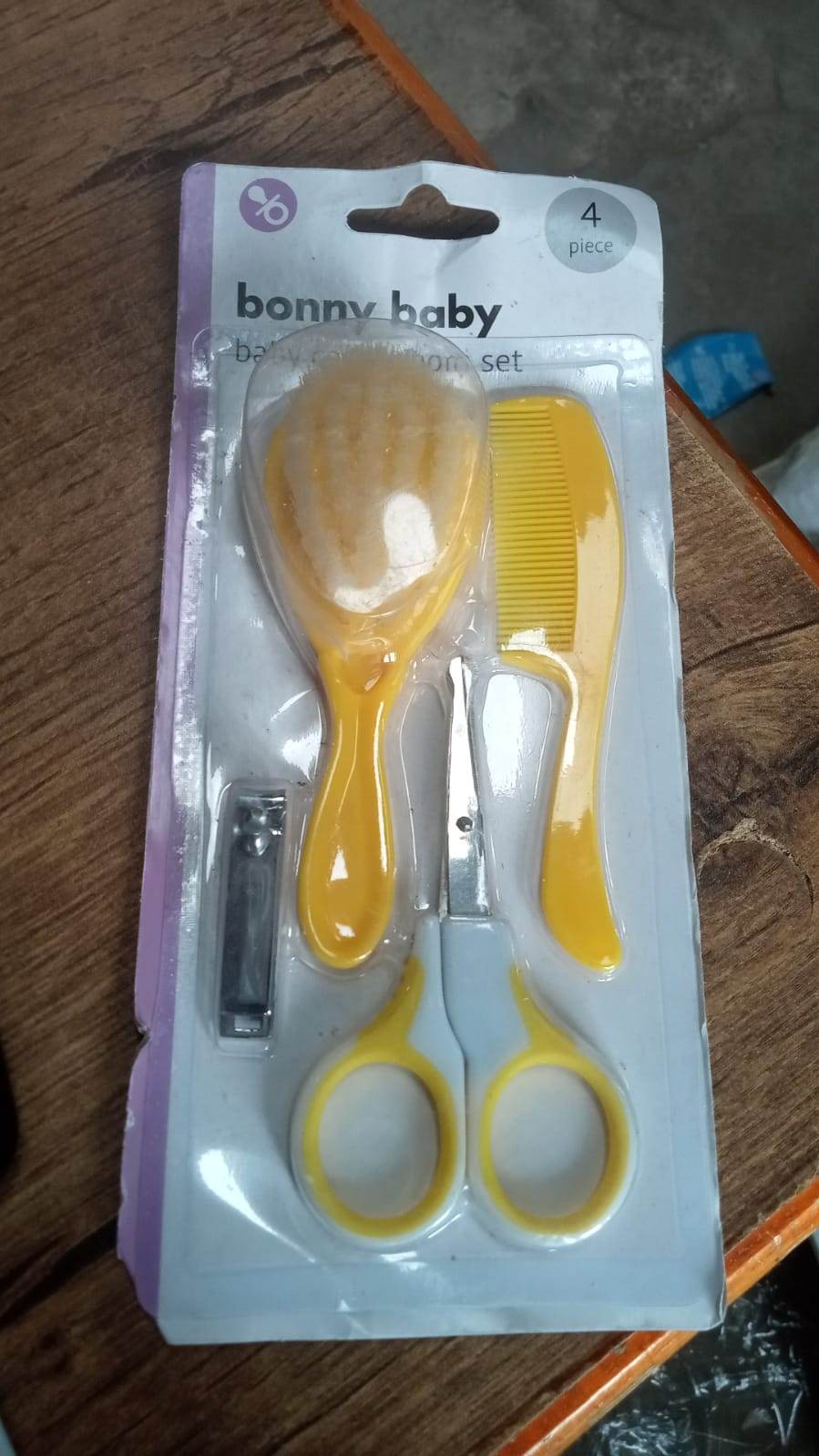 Born Baby Health Care Kit Baby Health Care And Grooming Kit 4 in 1 Nail Clipper Brush Comb Scissors Baby Safety Care Kit (4 Pcs Set) - infinityexculsivestore.com