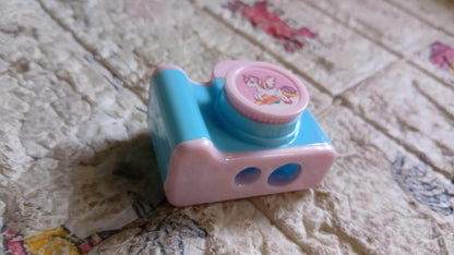 Camera Shape Pencil Sharpener | Simple Student Office Sharpener | Fashionable and Convenient, Lightweight Manual Sharpener for Kids Boys Girls Birthday Return Gifts (1 Pc) - infinityexculsivestore.com