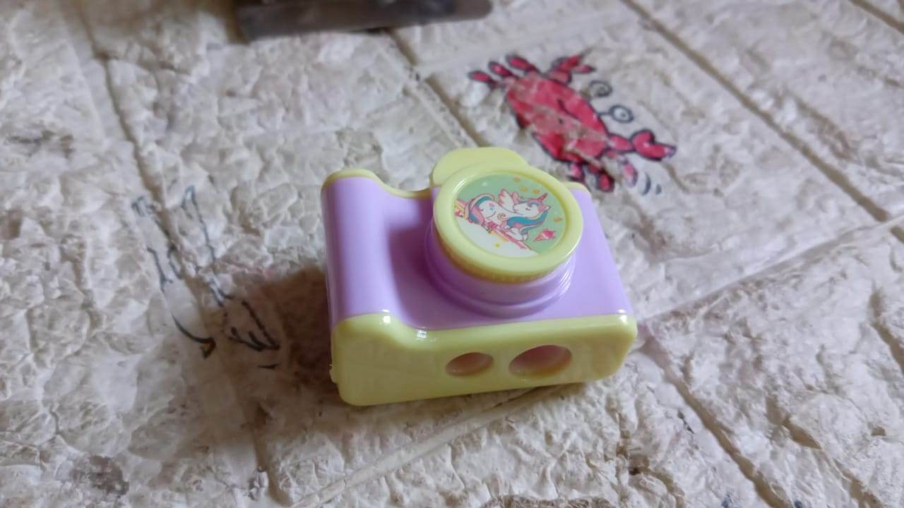 Camera Shape Pencil Sharpener | Simple Student Office Sharpener | Fashionable and Convenient, Lightweight Manual Sharpener for Kids Boys Girls Birthday Return Gifts (1 Pc) - infinityexculsivestore.com