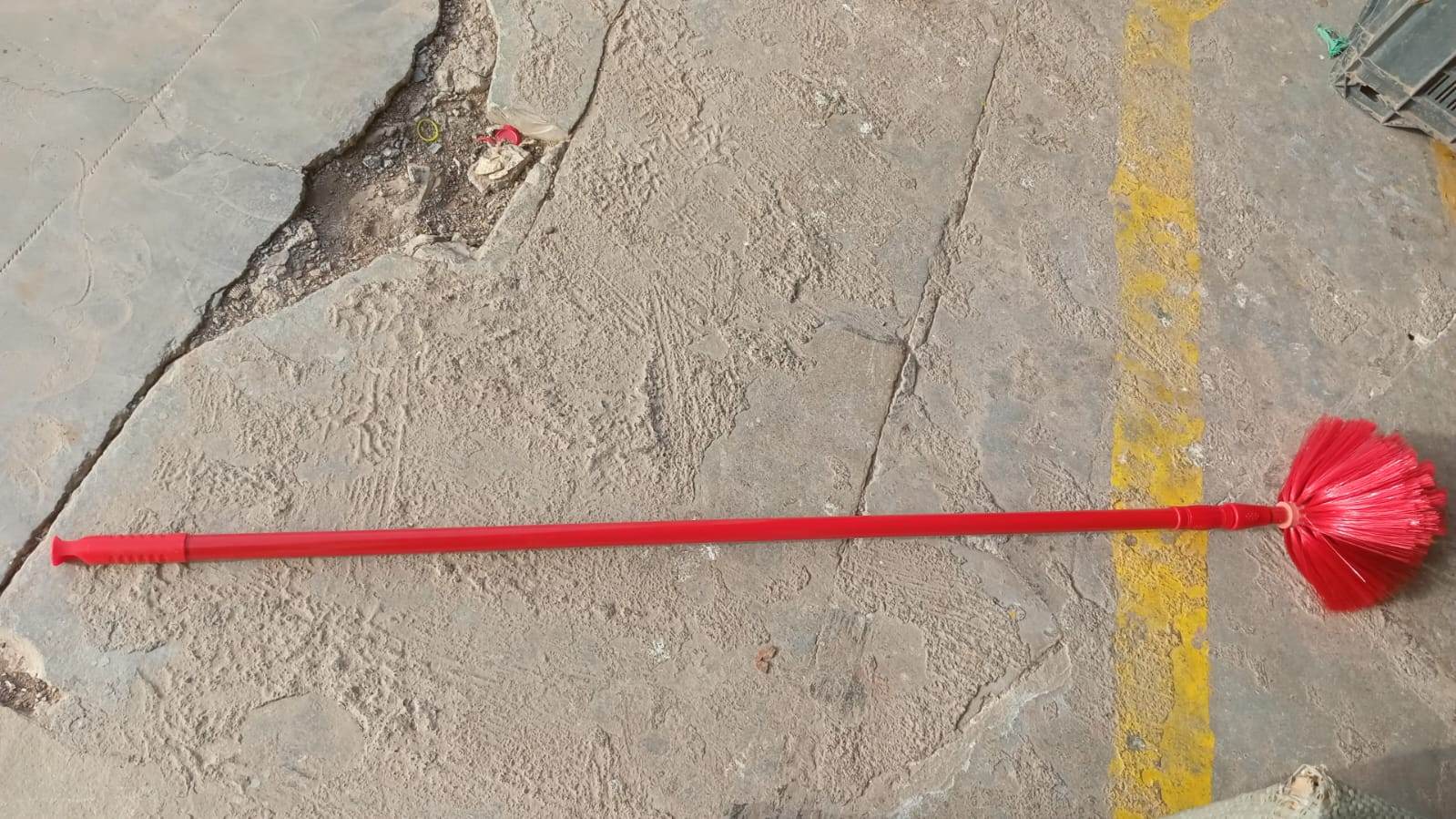 Cobweb Brush With Metal Strong Long Extendable Handle for Dusting, Ceiling Cobweb Cleaning, Brush for Lights, Fans & Webs Cleaning for Home / Kitchen (90 Inch / MOQ :- 6 Pc) - infinityexculsivestore.com