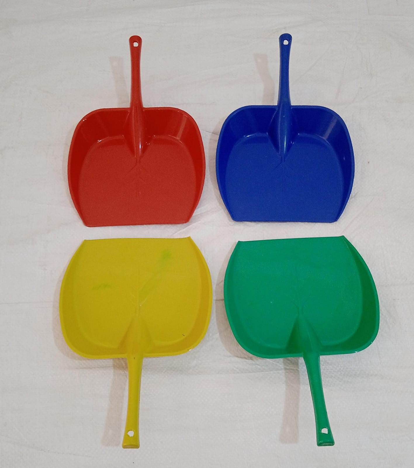 Dustpan with Long Handle, Dust Collection Dust Pan Tray for Kitchen, Home, Office, Bathroom Etc (1 Pc / Multicolor ) - infinityexculsivestore.com