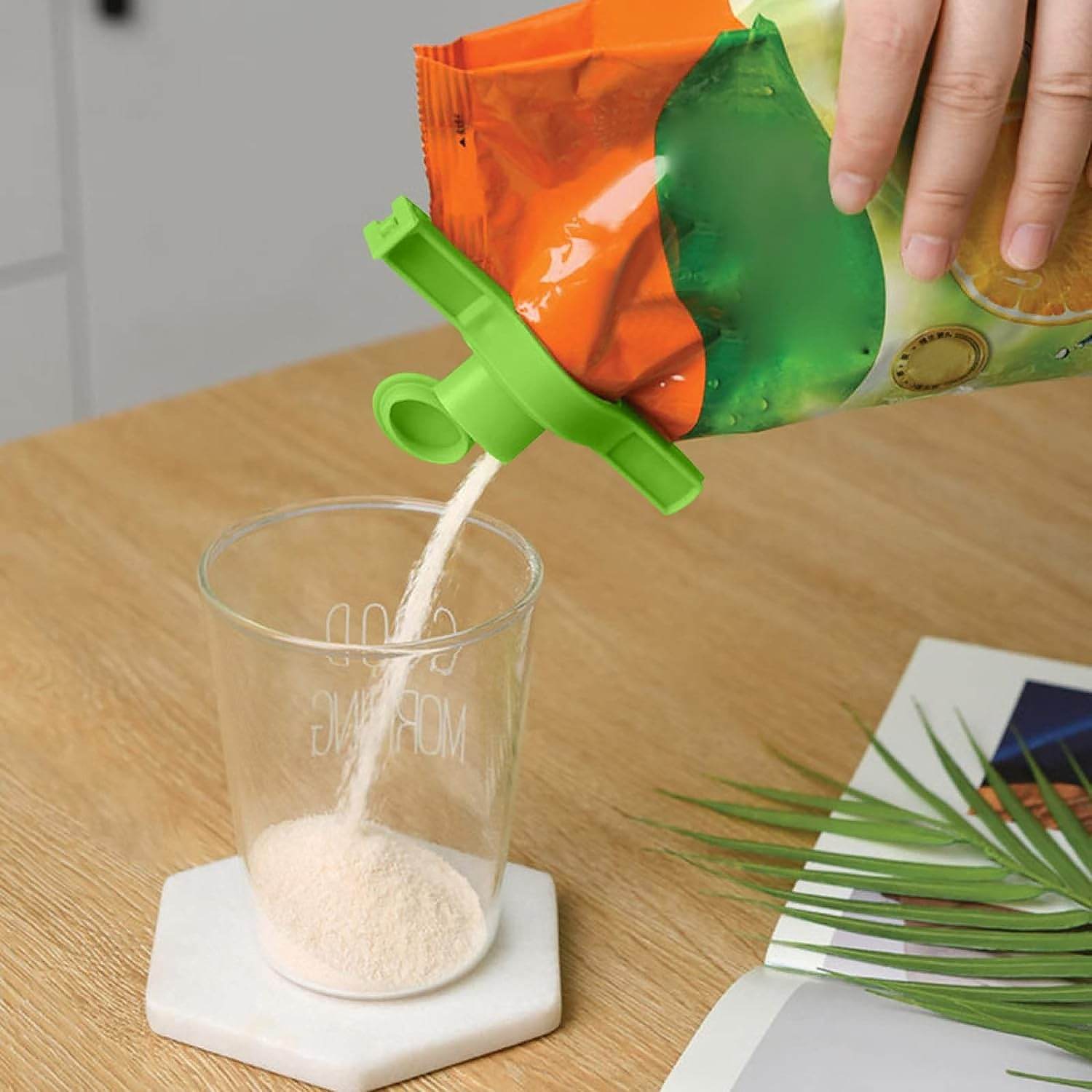 Food Storage Sealing Clip Solid Color Seal Pour Bag Clip Snack Bag Clip Food Bag Sealing Clip Sealing Clamp with Cap Kitchen Chip Bag Clips (1 Pc) - infinityexculsivestore.com