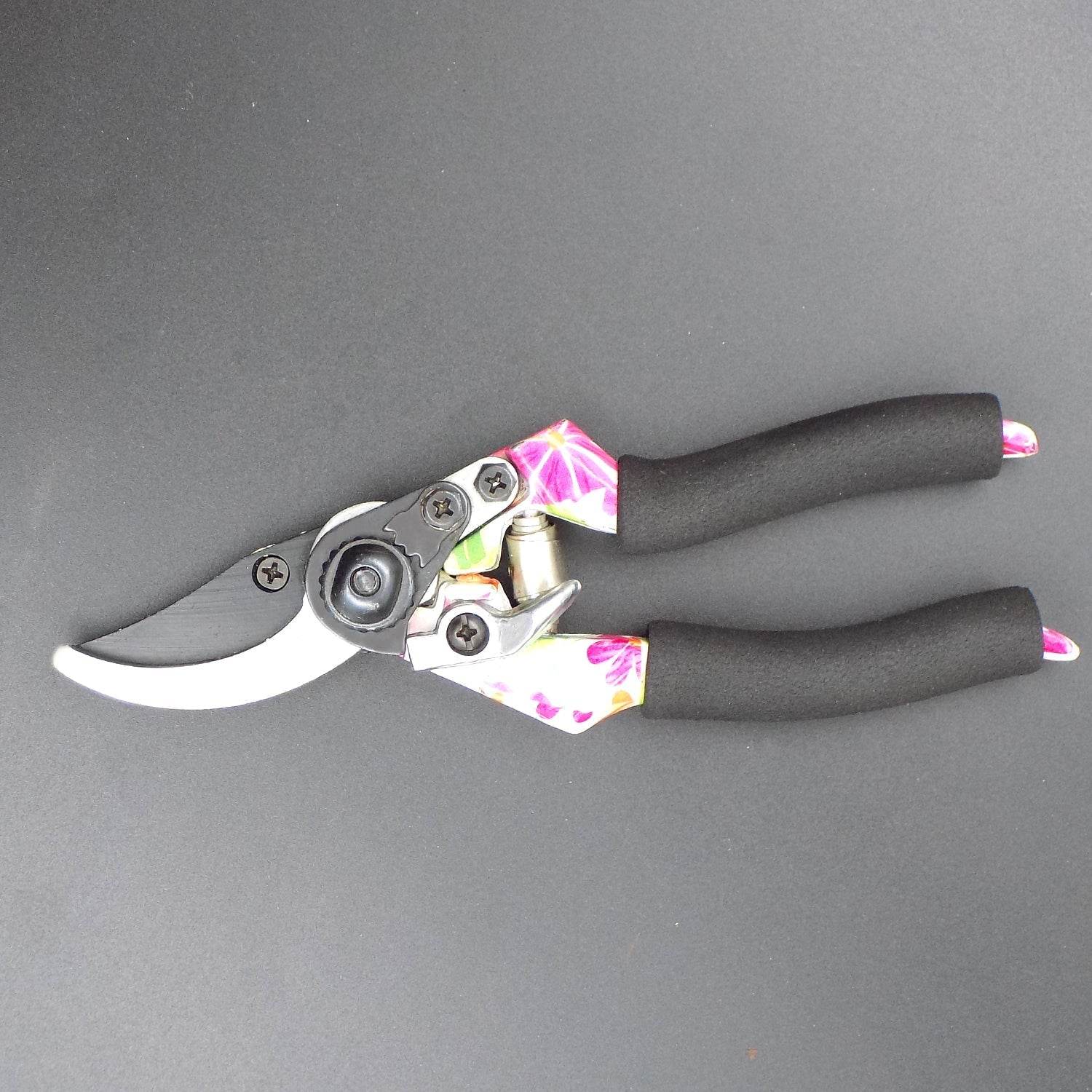 Garden Sharp Cutter Pruners Scissor with grip-handle - infinityexculsivestore.com
