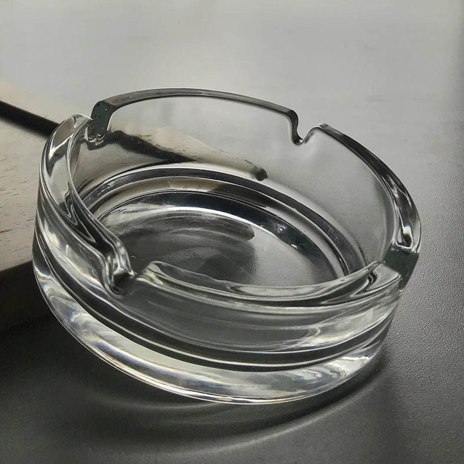 Glass Classic Crystal Quality Cigar Cigarette Ashtray Round Tabletop for Home Office Indoor Outdoor Home Decor - infinityexculsivestore.com