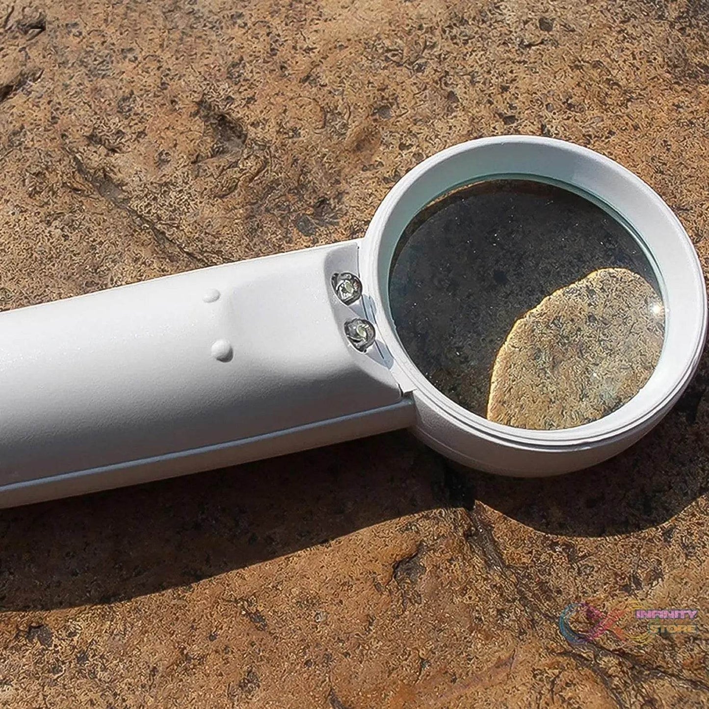 Hand-Held Magnifier with Dual LED Lights (1 Pc / 37MM / Battery not included) - infinityexculsivestore.com