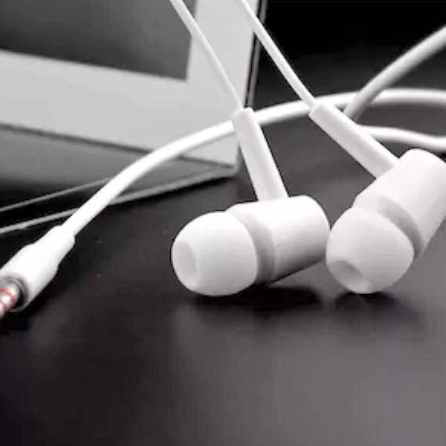 Headphone Isolating stereo headphones with Hands-free Control - infinityexculsivestore.com