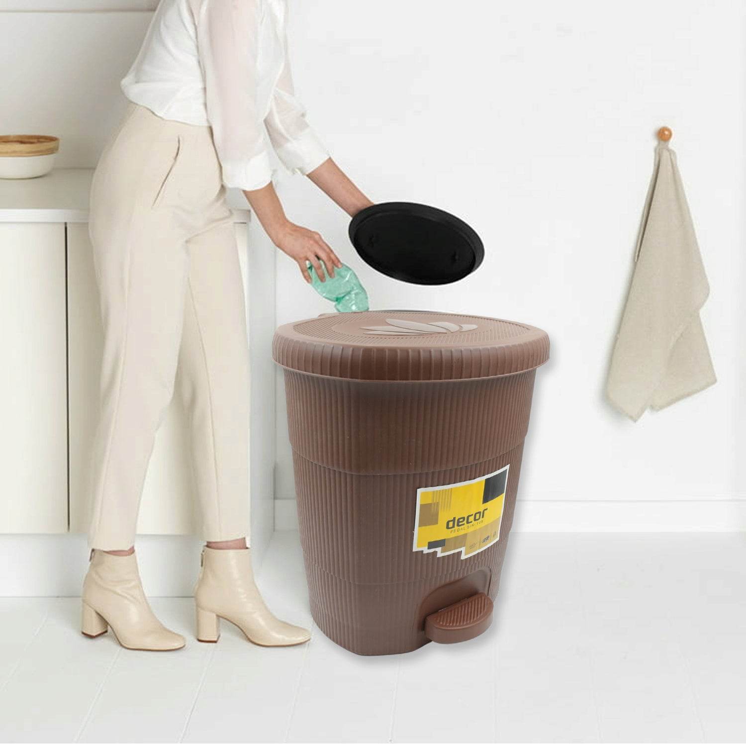 Homeware Dustbin Clean Mini Small Size Plastic Pedal Dustbin Used For Kitchen, Office, Car (1 PC) - infinityexculsivestore.com