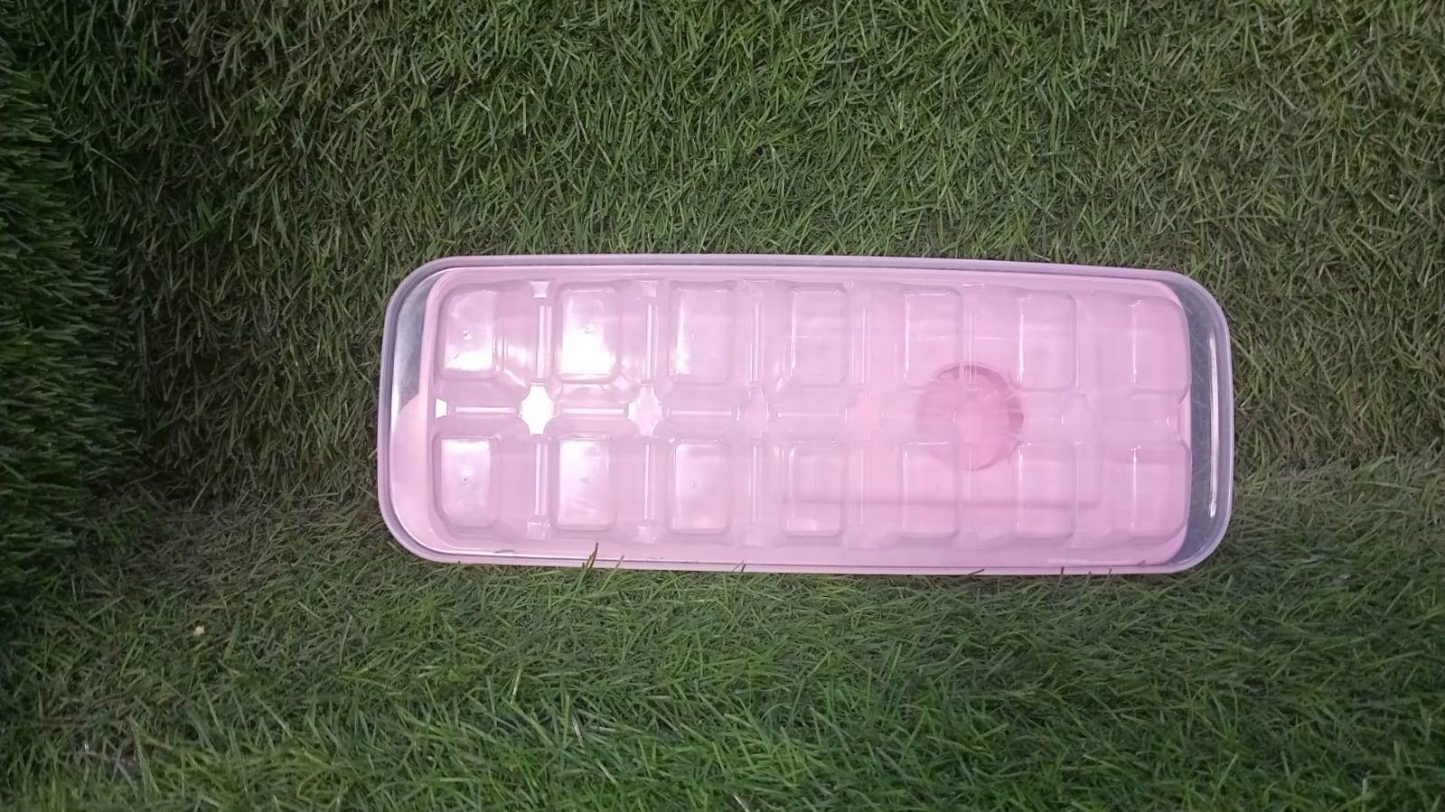 Ice Cube Trays, Ice Tray Food Grade Flexible Silicone Ice Cube Tray Molds with Lids, Easy Release Ice Trays Make 14 Ice Cube, Stackable Dishwasher Safe - infinityexculsivestore.com