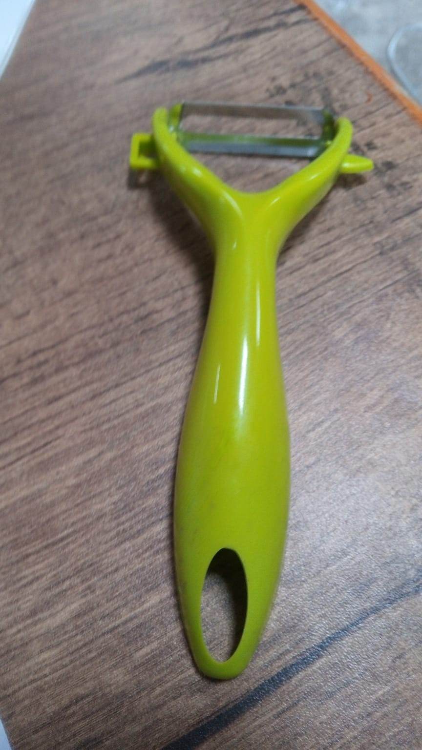 Kitchen Stainless Steel Vegetable and Fruit Peeler - infinityexculsivestore.com