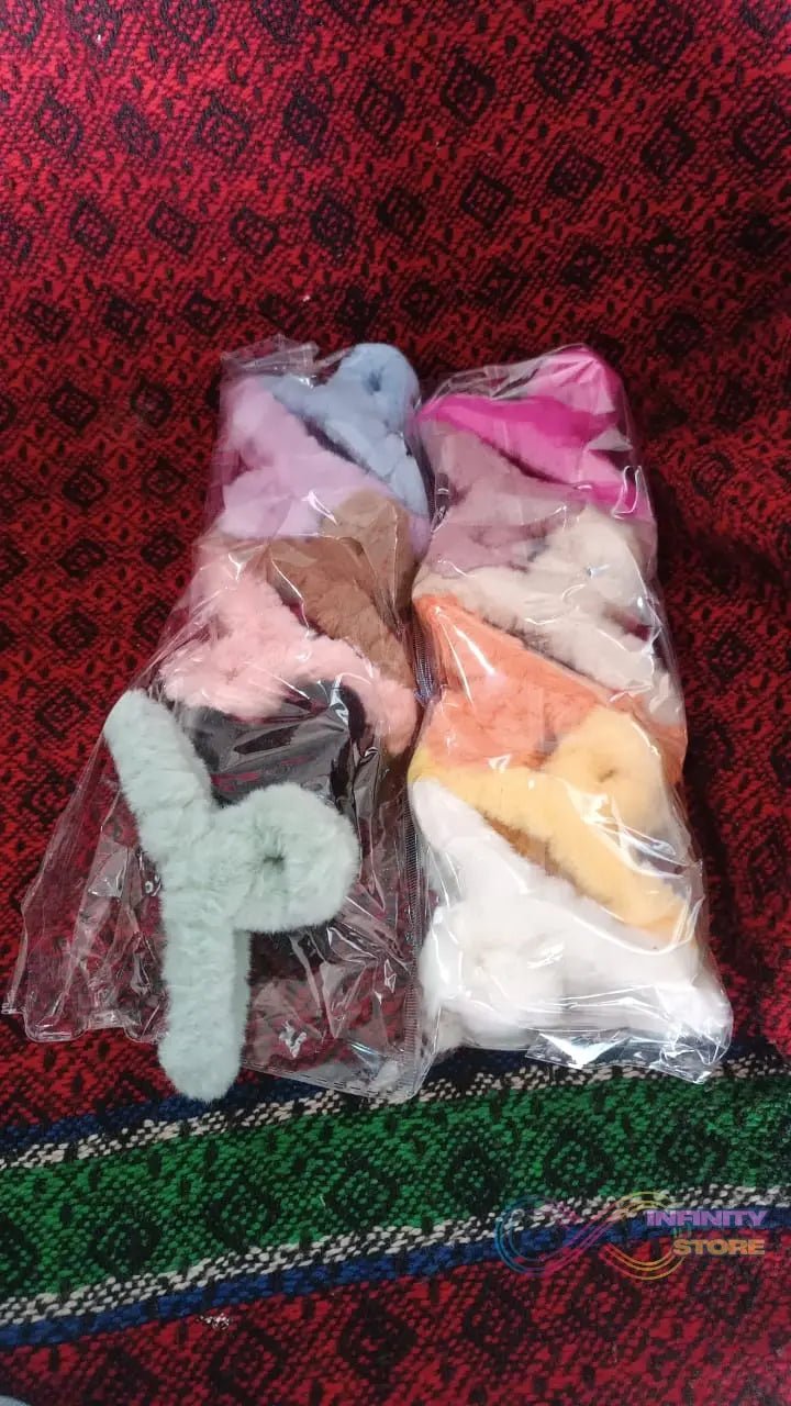 Large Plush Hair Claw Clips, Plastic Fluffy Hair Claw Hair (1 Pc / Mix Color) - infinityexculsivestore.com