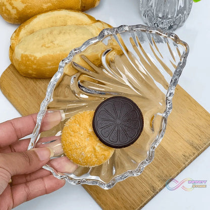 Leaf shaped Glass Serve tray of snacks, Mukhwaas, and ice cream. - infinityexculsivestore.com
