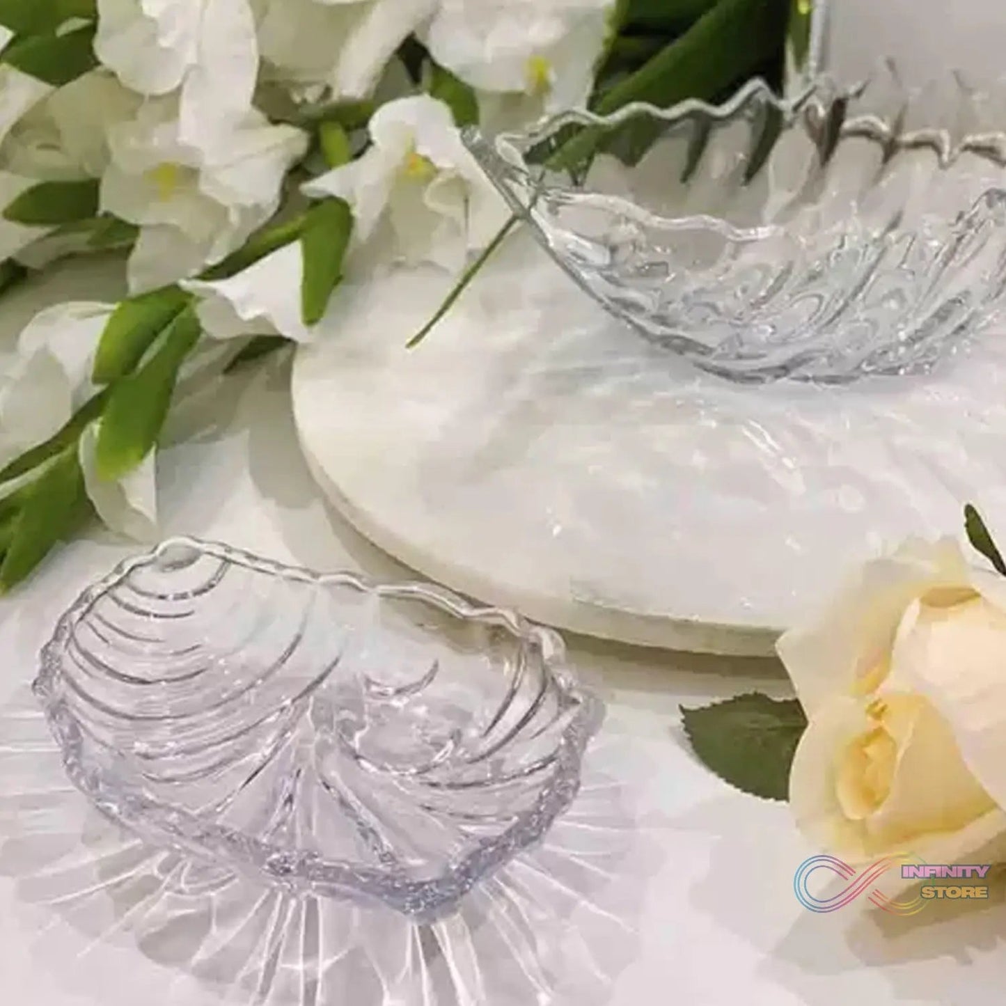 Leaf shaped Glass Serve tray of snacks, Mukhwaas, and ice cream. - infinityexculsivestore.com