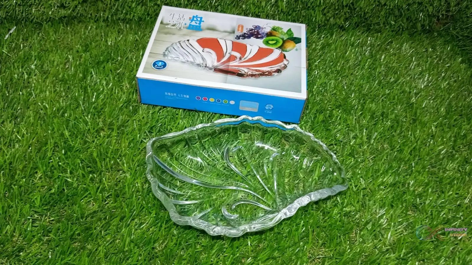 Leaf shaped Glass Serve tray of snacks, Mukhwaas, and ice cream. - infinityexculsivestore.com