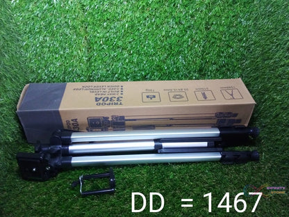 Adjustable tripod with stabilizing legs