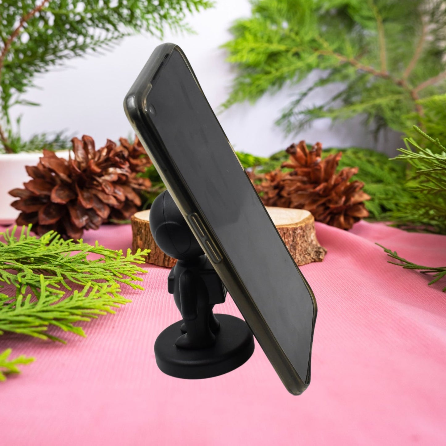 Magnetic Mobile Phone Holder, Cartoon Version of Astronaut Car Holder, Suitable for Car Dashboard, 360° Rotating Magnetic Mobile Holder, Compatible with All Smartphones (1 Pc) - infinityexculsivestore.com