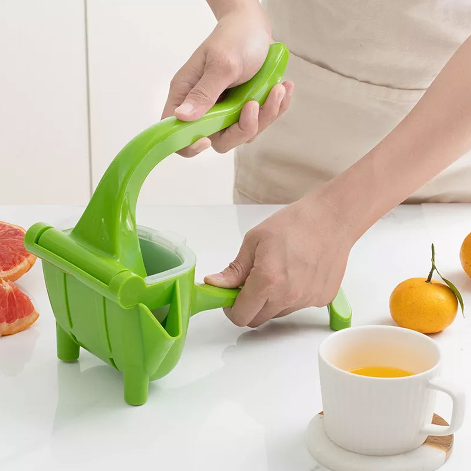 Manual Plastic Fruit Juicer, Hand Press Lemon Squeezer Hand Juicer Citrus Press Juicer Fruit Extractor Tool for Orange, Limes, Lemon ( Brown Box ) - infinityexculsivestore.com