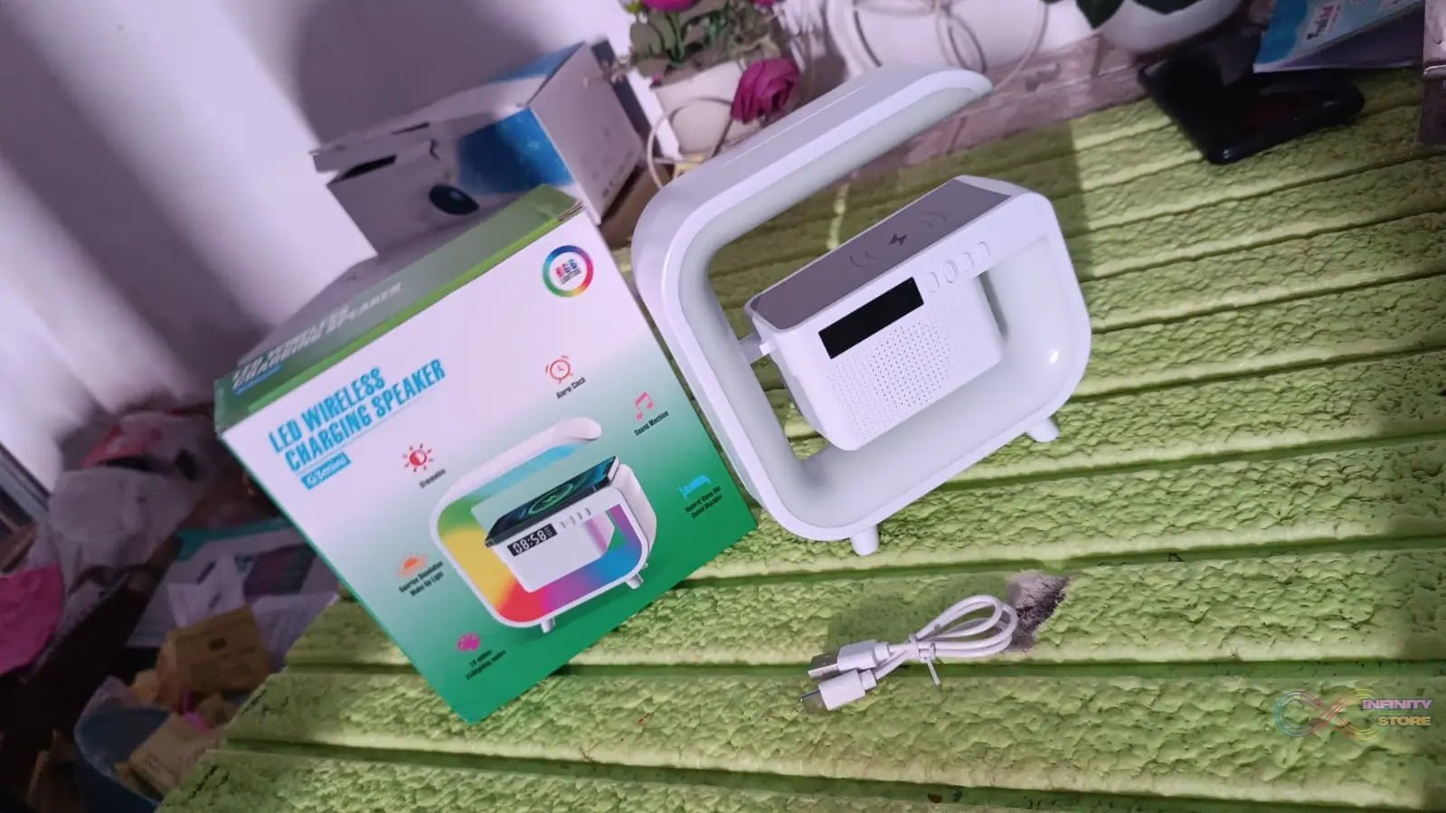 Multi - function Wireless Speaker Audio Desk Lamp Wireless Charger (1 Pc) - infinityexculsivestore.com