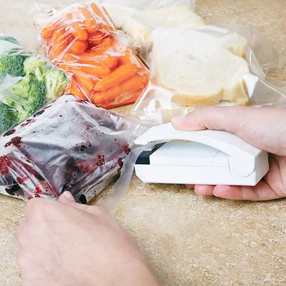 Multifunctional Household Mini Portable Super Sealer Handy Plastic Bag Sealer Sealing Machine - infinityexculsivestore.com
