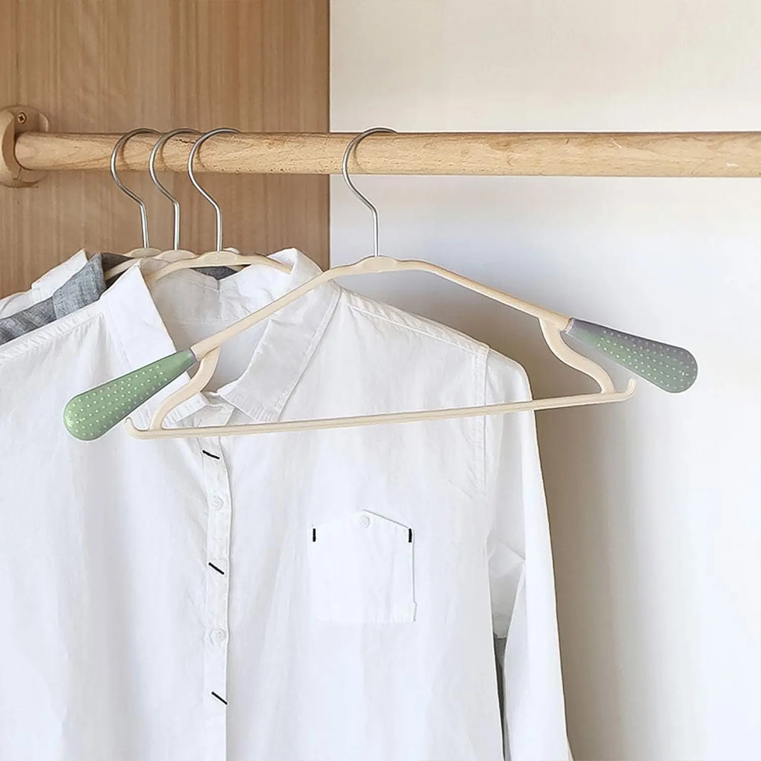 PP Cloth Hanger Set of 1 with Zinc Plated Steel Hook (1 Pc) - infinityexculsivestore.com