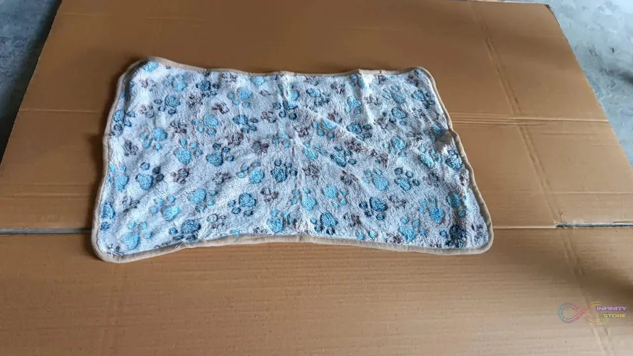 Pet Soft Cat Dog Blanket / Towel Soft Warm Sleep Mat (60×45 Cm / 1 Pc / Mix Color & Design) - infinityexculsivestore.com