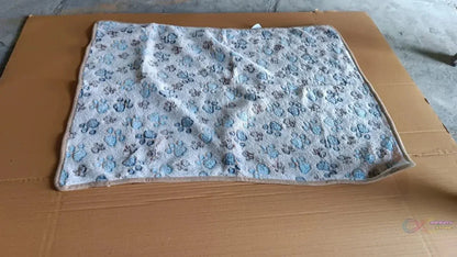 Pet Soft Cat Dog Blanket, Soft Warm Sleep Mat (75×60 Cm / 1 Pc / Mix Color & Design) - infinityexculsivestore.com