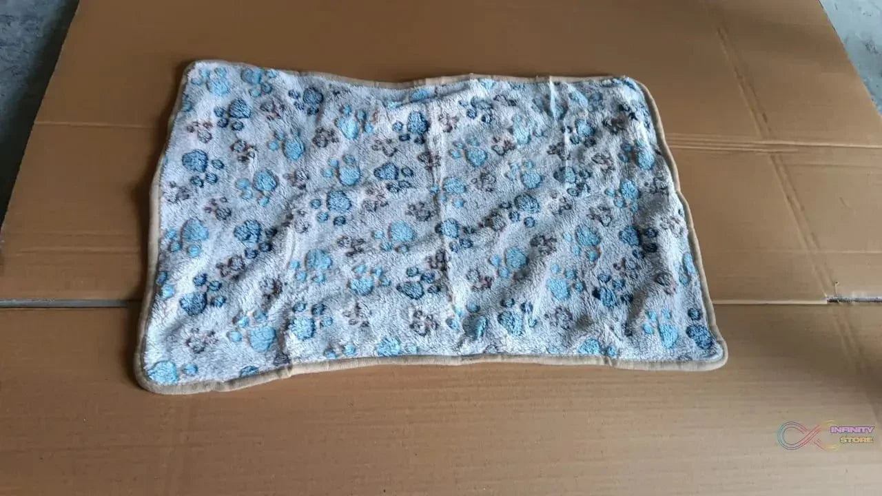 Pet Soft Cat Dog Blanket / Towel, Warm Sleep Mat (60×40 Cm / 1 Pc / Mix Color & Design) - infinityexculsivestore.com