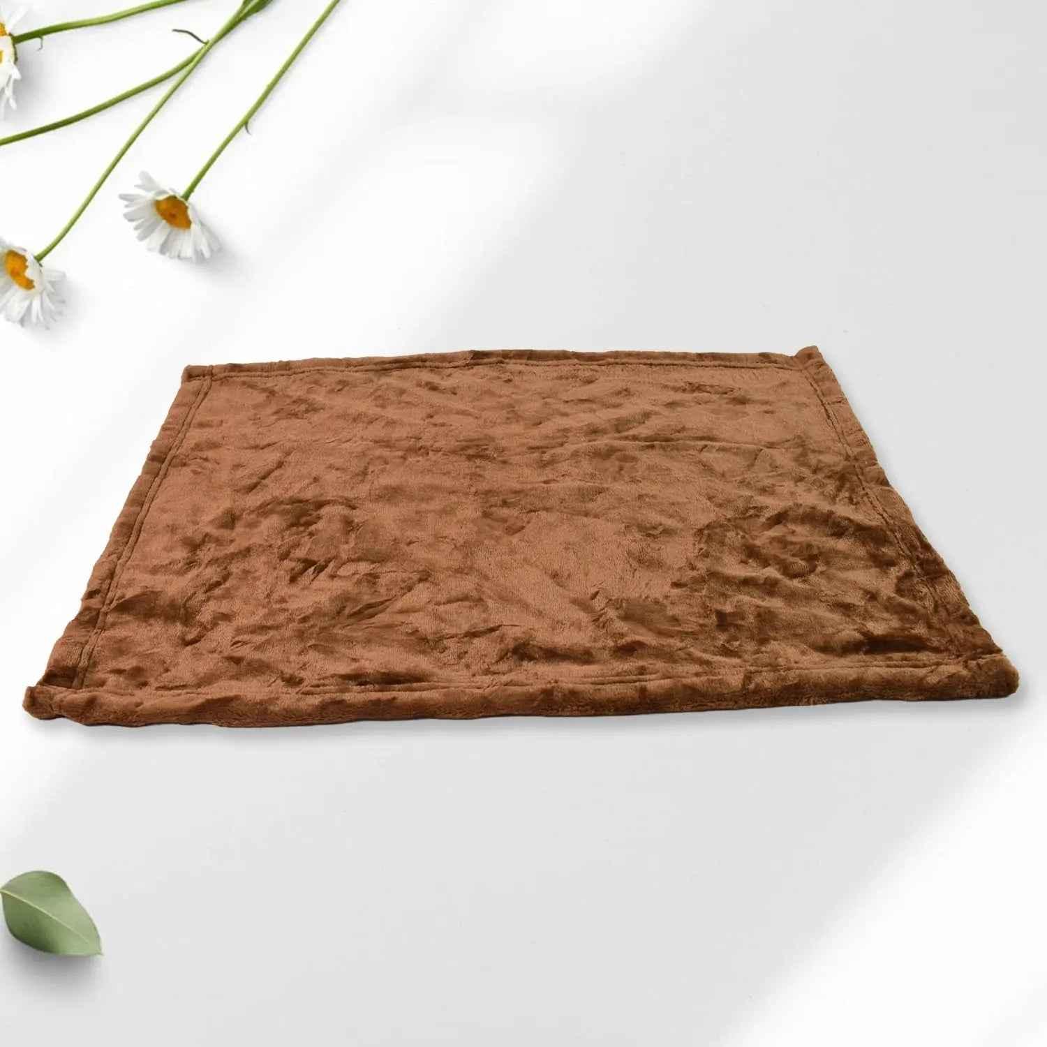 Pet Soft Cat Dog Blanket / Towel, Warm Sleep Mat (60×45 Cm / 1 Pc / Mix Color & Design) - infinityexculsivestore.com