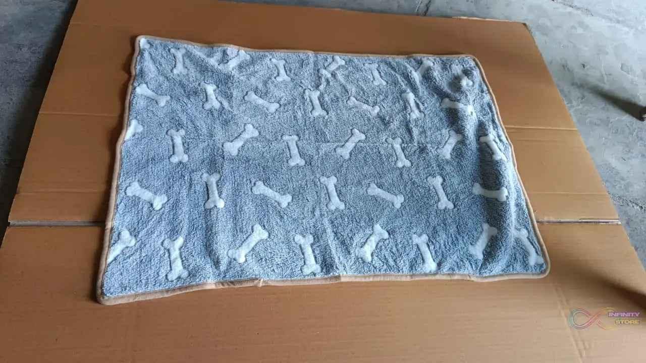 Pet Soft Cat Dog Blanket / Towel, Warm Sleep Mat (75×55 Cm / 1 Pc / Mix Color & Design) - infinityexculsivestore.com