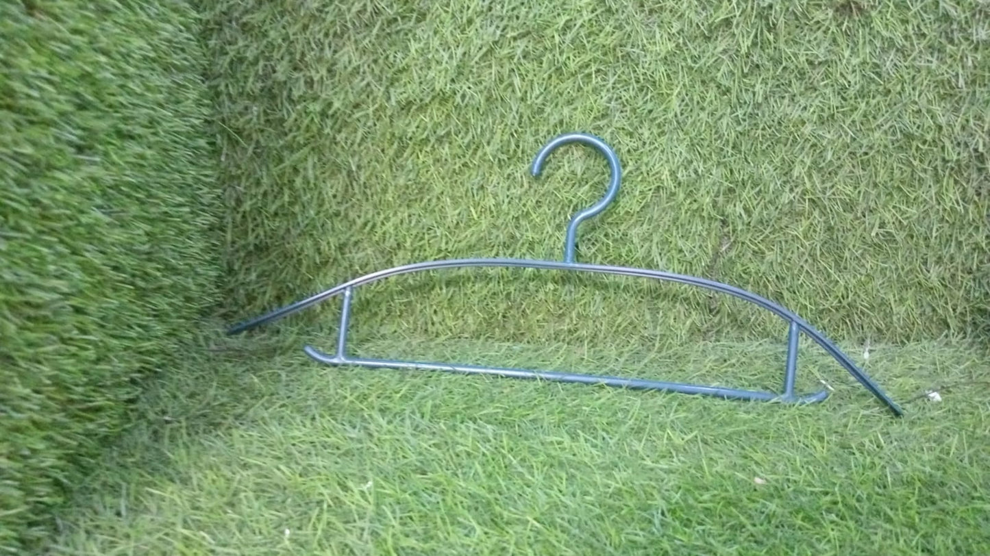 Plastic Clothes Hangers, Slim & Durable Space - Saving Hangers (10 Pack) - infinityexculsivestore.com