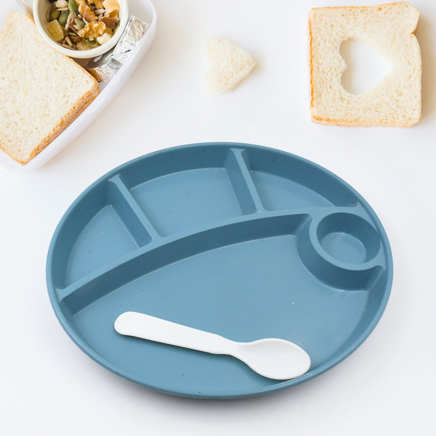 Plastic Food Plates / Biodegradable 5 Compartment Plate With Spoon for Food Snacks / Nuts / Desserts Plates for Kids, Reusable Plates for Outdoor, Camping, BPA - free (1 Pc) - infinityexculsivestore.com