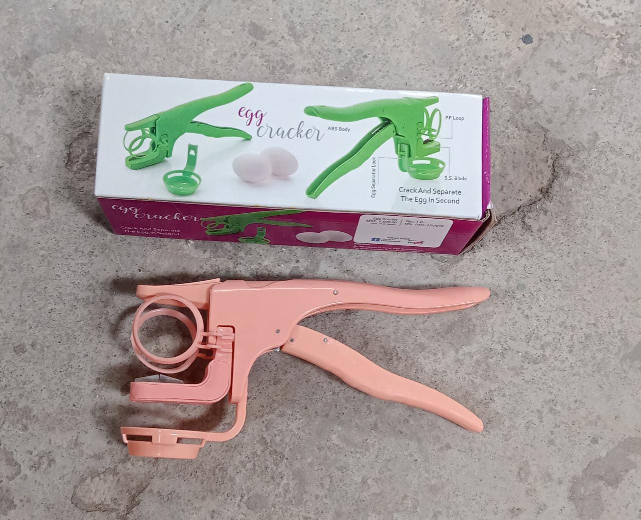 Plastic Handheld Egg Cracker with Separator - infinityexculsivestore.com